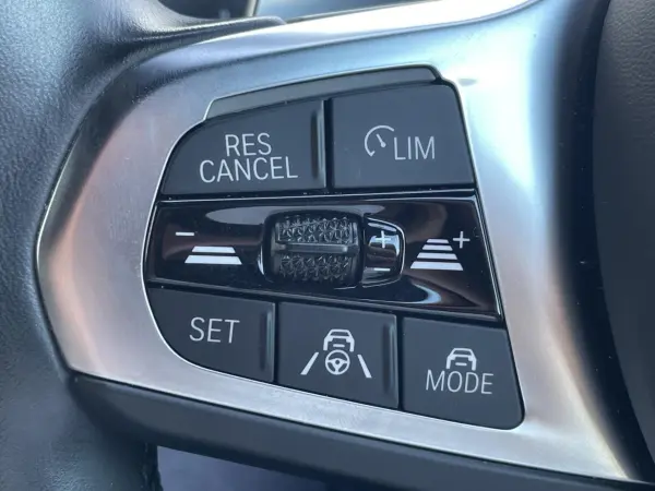 2024 Bmw 3 Series — photo 8 | Tuminion Kenya