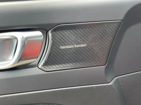 2021 Volvo Xc40 — photo 8 | Tuminion Kenya