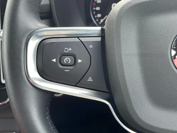 2021 Volvo Xc40 — photo 7 | Tuminion Kenya