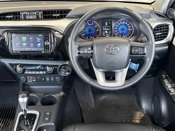 2018 Toyota Hilux — photo 2 | Tuminion Kenya