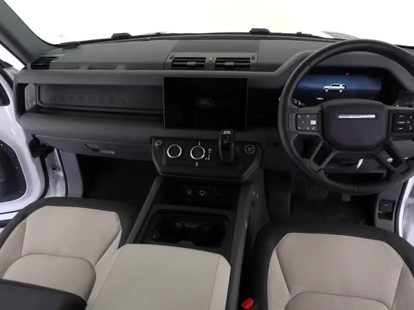 2024 Landrover Defender — photo 8 | Tuminion Kenya