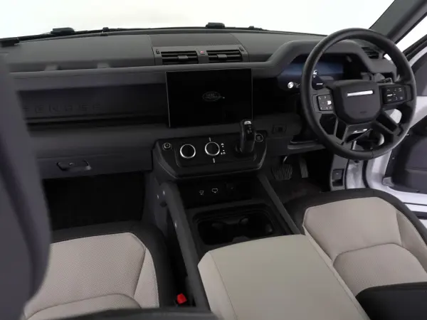 2024 Landrover Defender — photo 9 | Tuminion Kenya