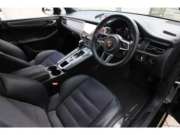 2020 Porsche Macan — photo 7 | Tuminion Kenya
