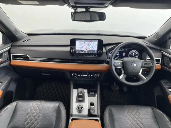 2023 Mitsubishi Outlander — photo 2 | Tuminion Kenya