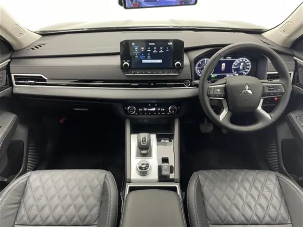 2022 Mitsubishi Outlander — photo 2 | Tuminion Kenya
