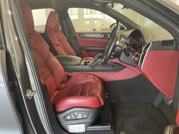 2021 Porsche Cayenne — photo 8 | Tuminion Kenya