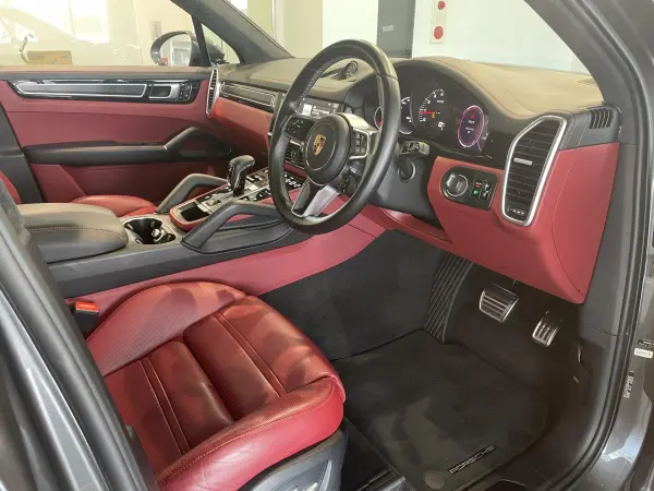 2021 Porsche Cayenne — photo 9 | Tuminion Kenya