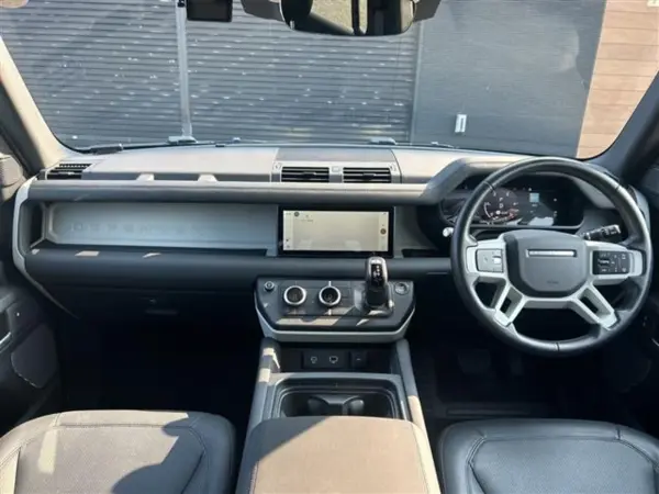 2024 Landrover Defender — photo 7 | Tuminion Kenya