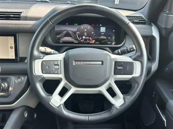 2024 Landrover Defender — photo 9 | Tuminion Kenya