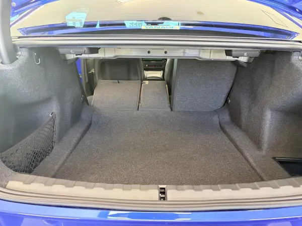 2025 Bmw 3 Series — photo 9 | Tuminion Kenya