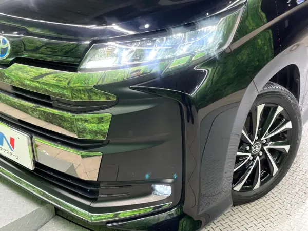 2022 Toyota Noah — photo 8 | Tuminion Kenya