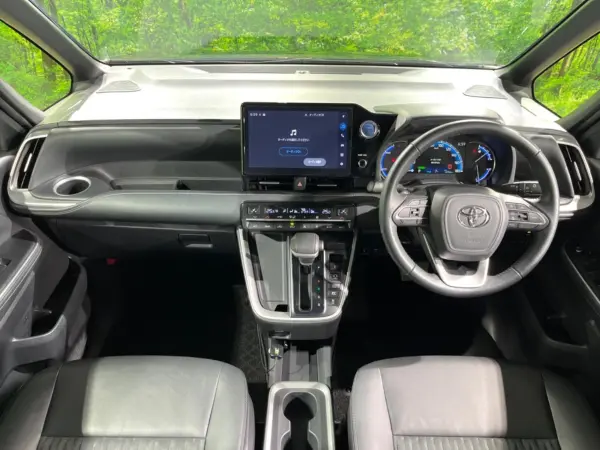 2022 Toyota Noah — photo 2 | Tuminion Kenya