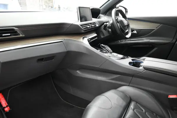 2021 Peugeot 3008 — photo 2 | Tuminion Kenya