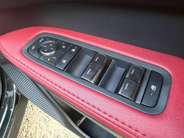 2024 Lexus Rx — photo 8 | Tuminion Kenya