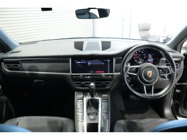 2021 Porsche Macan — photo 2 | Tuminion Kenya