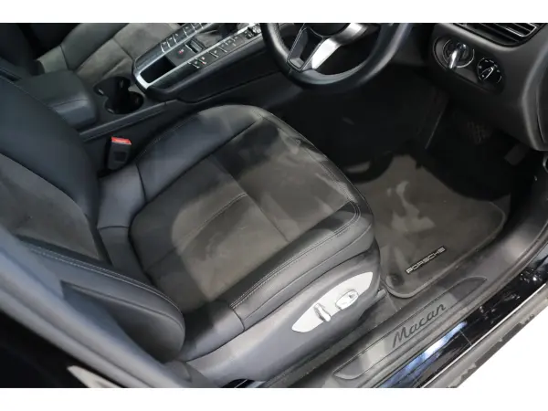 2021 Porsche Macan — photo 9 | Tuminion Kenya