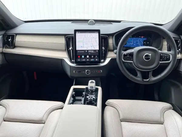 2025 Volvo Xc90 — photo 2 | Tuminion Kenya
