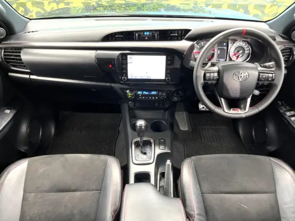 2022 Toyota Hilux — photo 2 | Tuminion Kenya