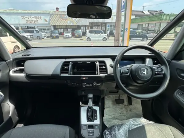 2024 Honda Fit — photo 8 | Tuminion Kenya