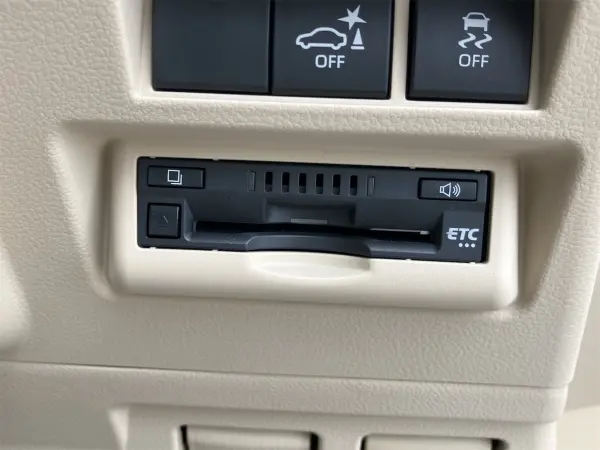 2023 Toyota Landrcuiser 300 — photo 3 | Tuminion Kenya