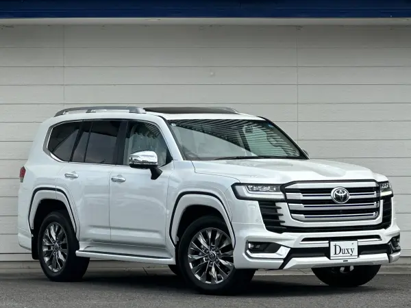 2025 Toyota Landrcuiser 300 — photo 8 | Tuminion Kenya