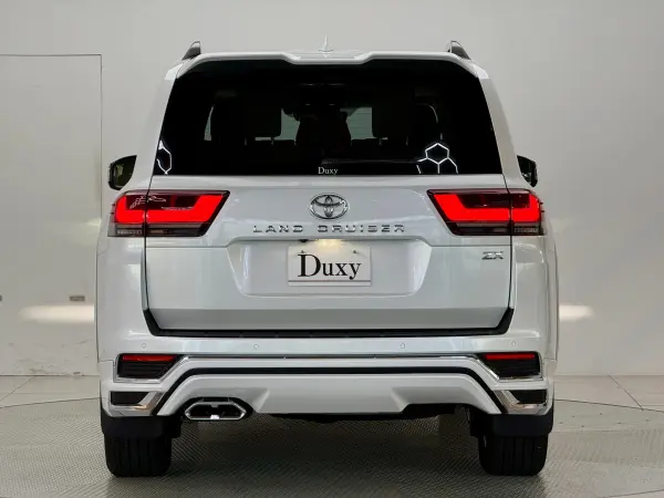 2024 Toyota Landrcuiser 300 — photo 3 | Tuminion Kenya