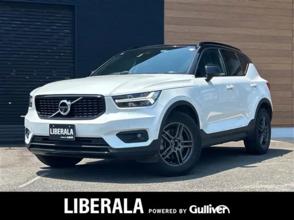 2021 Volvo Xc40 — photo 1