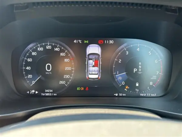 2021 Volvo Xc40 — photo 8 | Tuminion Kenya