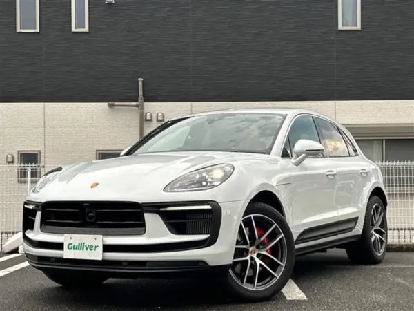 2023 Porsche Macan — photo 8 | Tuminion Kenya