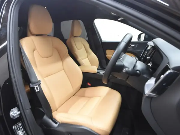 2019 Volvo Xc60 — photo 7 | Tuminion Kenya