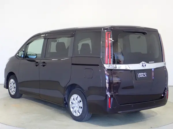 2021 Toyota Noah — photo 9 | Tuminion Kenya