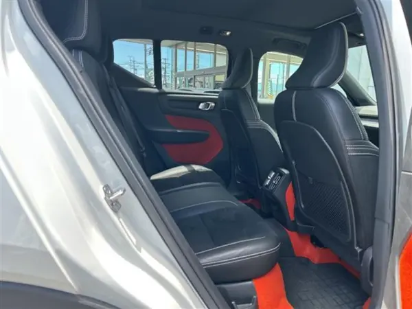 2018 Volvo Xc40 — photo 3 | Tuminion Kenya