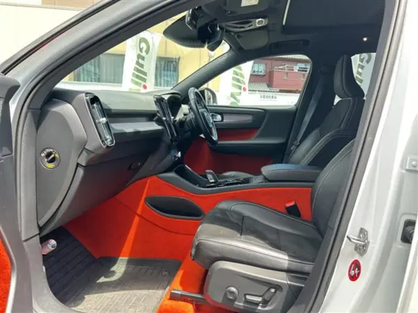 2018 Volvo Xc40 — photo 7 | Tuminion Kenya