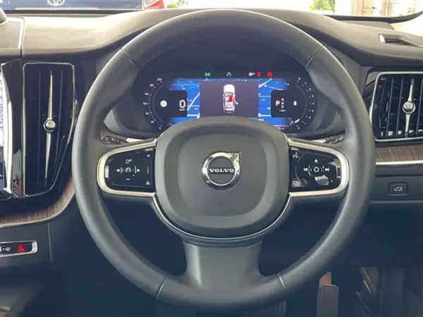 2024 Volvo Xc60 — photo 7 | Tuminion Kenya