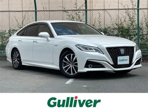 2019 Toyota Crown — photo 1