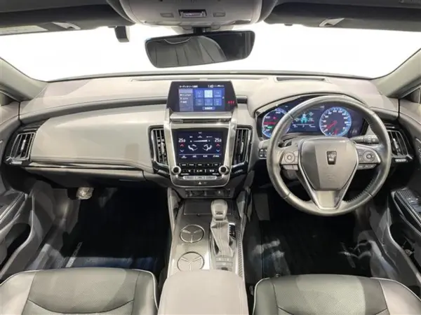 2018 Toyota Crown — photo 2 | Tuminion Kenya