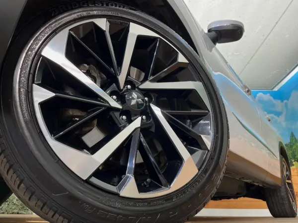 2023 Mitsubishi Outlander — photo 9 | Tuminion Kenya