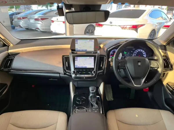 2018 Toyota Crown — photo 2 | Tuminion Kenya