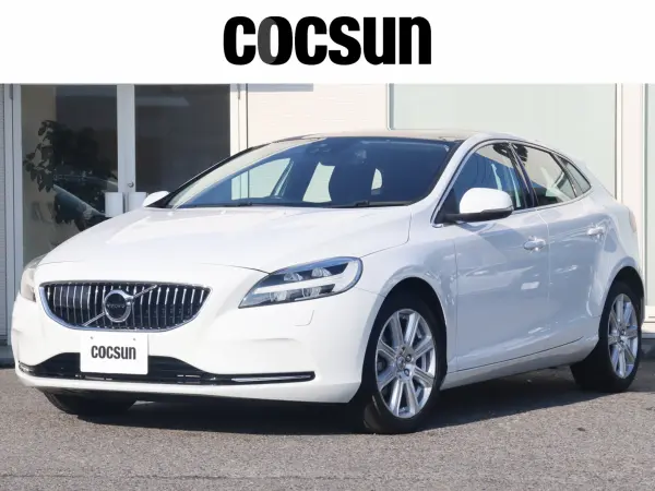 2019 Volvo V40 — photo 1