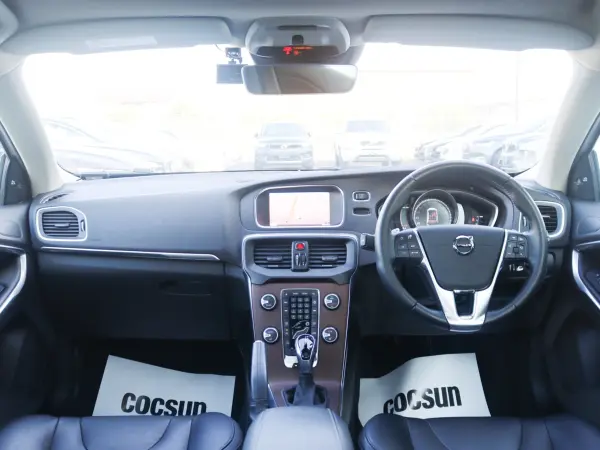 2019 Volvo V40 — photo 2 | Tuminion Kenya