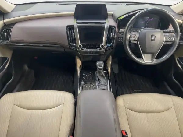 2019 Toyota Crown — photo 2 | Tuminion Kenya