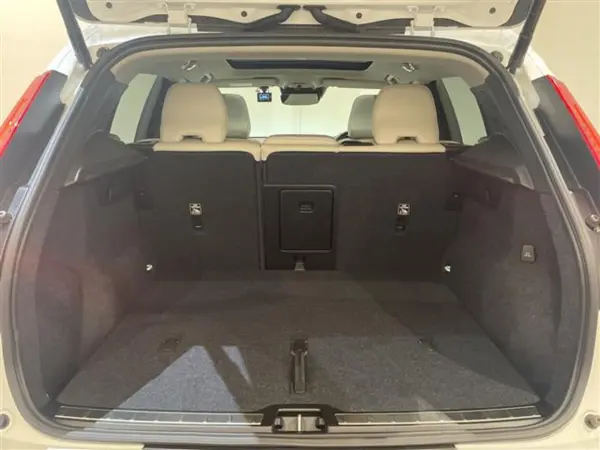 2021 Volvo Xc40 — photo 8 | Tuminion Kenya
