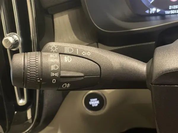2021 Volvo Xc40 — photo 9 | Tuminion Kenya