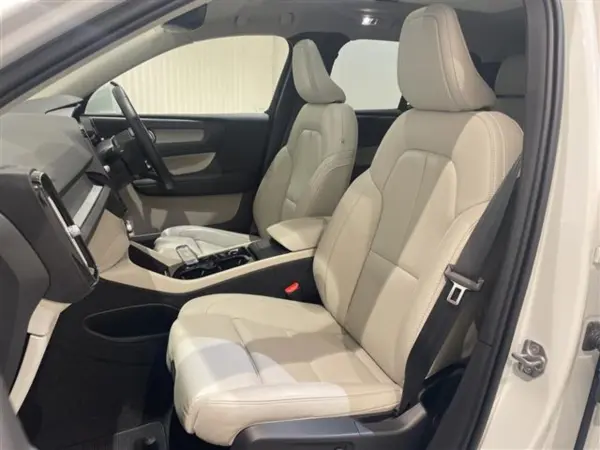 2021 Volvo Xc40 — photo 3 | Tuminion Kenya