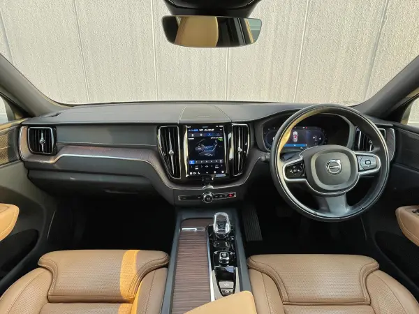 2022 Volvo Xc60 — photo 2 | Tuminion Kenya
