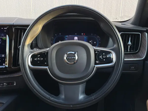 2022 Volvo Xc60 — photo 3 | Tuminion Kenya