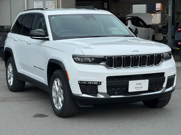 2024 Jeep Grand Cherokee — photo 3 | Tuminion Kenya