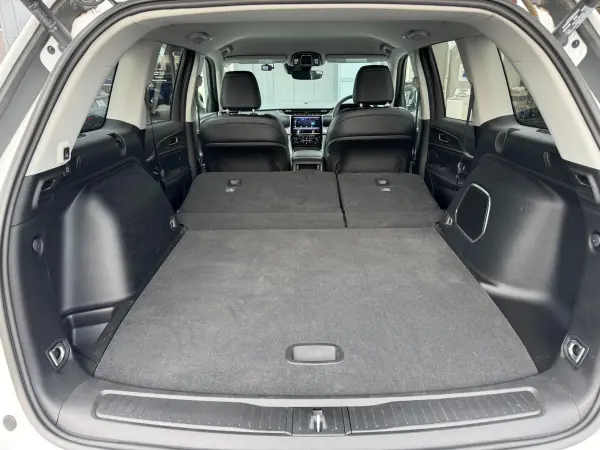 2024 Jeep Grand Cherokee — photo 8 | Tuminion Kenya