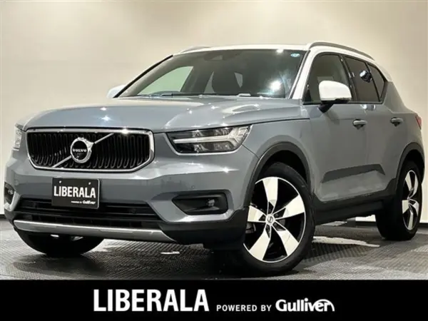 2022 Volvo Xc40 — photo 1