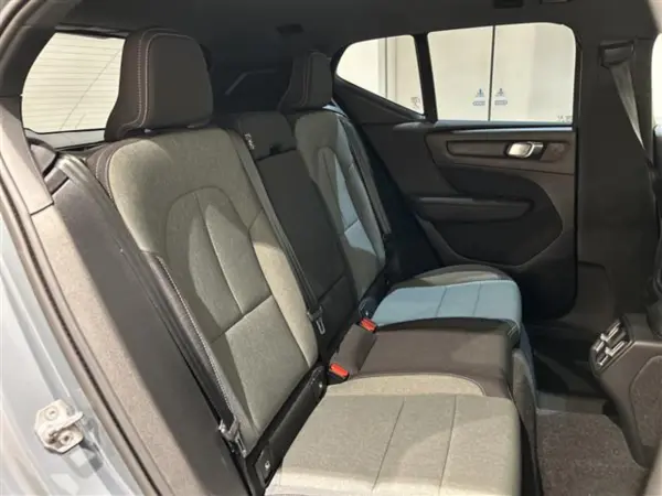 2022 Volvo Xc40 — photo 2 | Tuminion Kenya